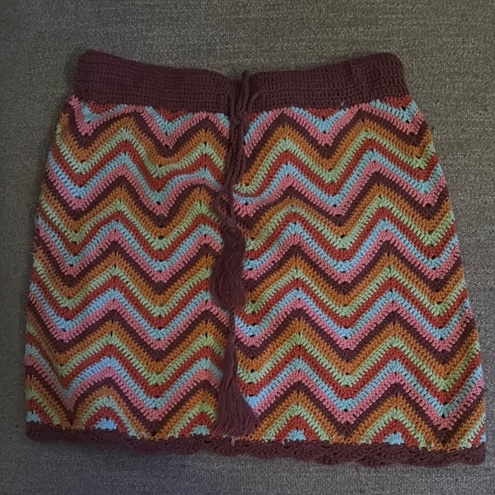 Forever 21 Red and Gold Ribbed Mini Skirt